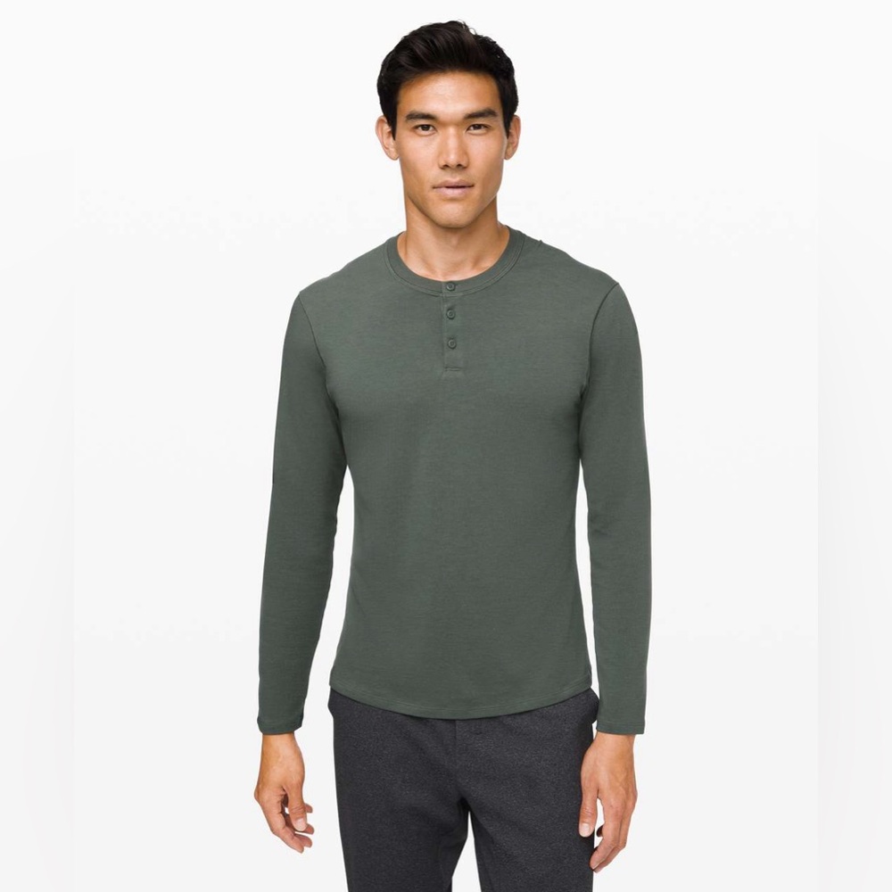 Lululemon Men’s 5 Year Basic Long Sleeve Henley in Palm Deco Size L/XL